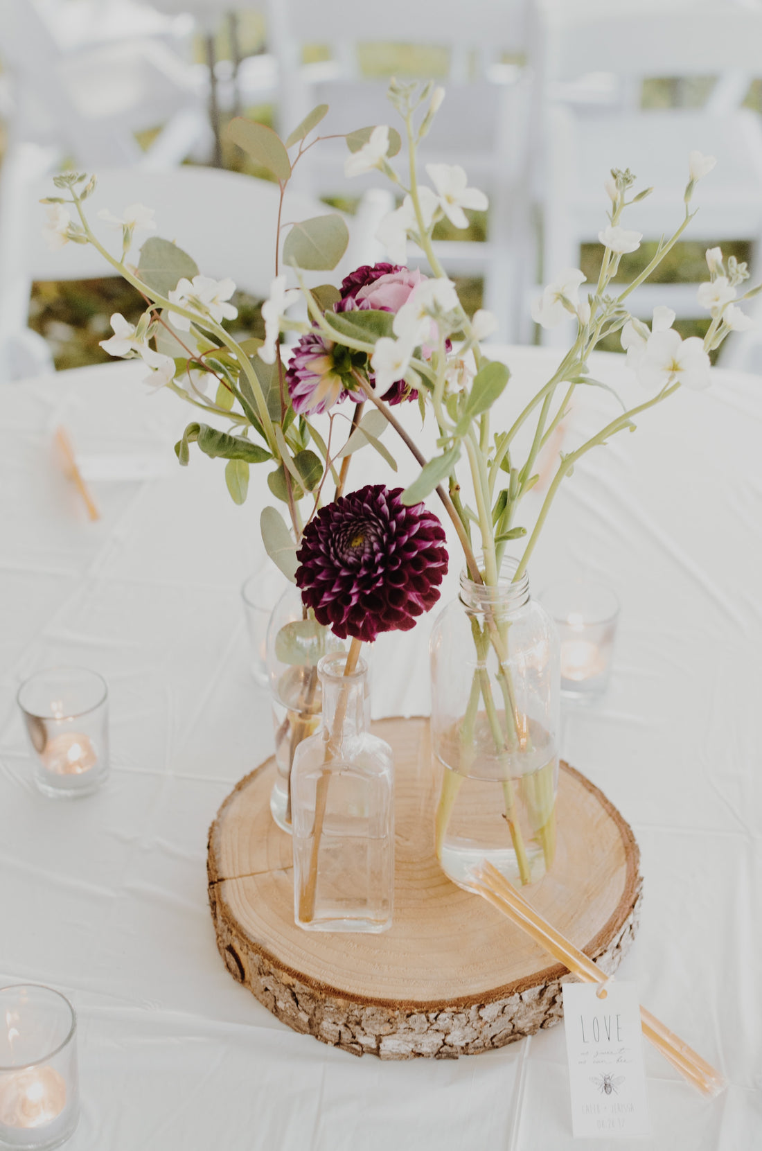 Aromatic Centerpieces: How Scented Decor Elevates Table Settings